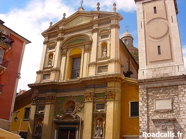 Cathédrale Sainte-Réparate sur la place Rossetti dans le Vieux Nice
